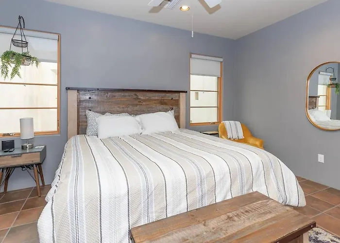 Mercado San Agustin, 2 Bedroom 2.5 Ba, Patio, Garage * Tucson