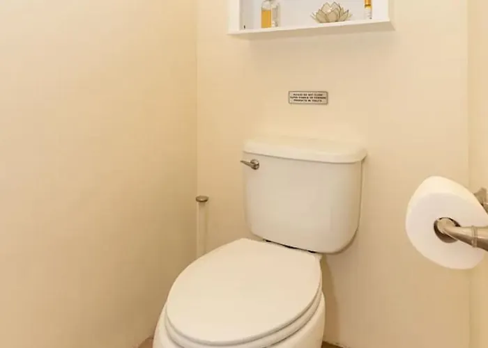 Mercado San Agustin, 2 Bedroom 2.5 Ba, Patio, Garage *