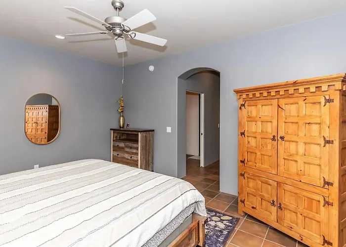 Mercado San Agustin, 2 Bedroom 2.5 Ba, Patio, Garage Holiday home