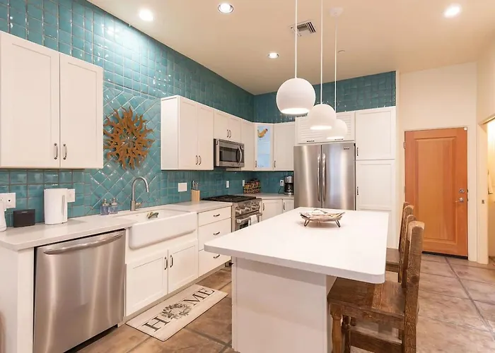 Mercado San Agustin, 2 Bedroom 2.5 Ba, Patio, Garage *