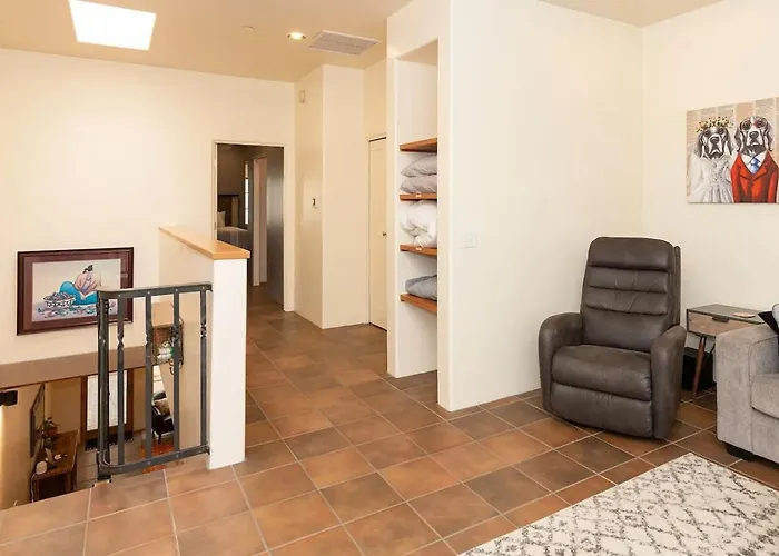 Mercado San Agustin, 2 Bedroom 2.5 Ba, Patio, Garage Holiday home *