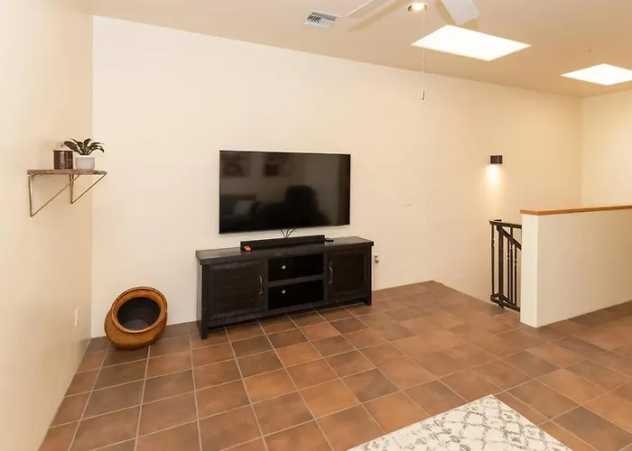 Mercado San Agustin, 2 Bedroom 2.5 Ba, Patio, Garage Holiday home