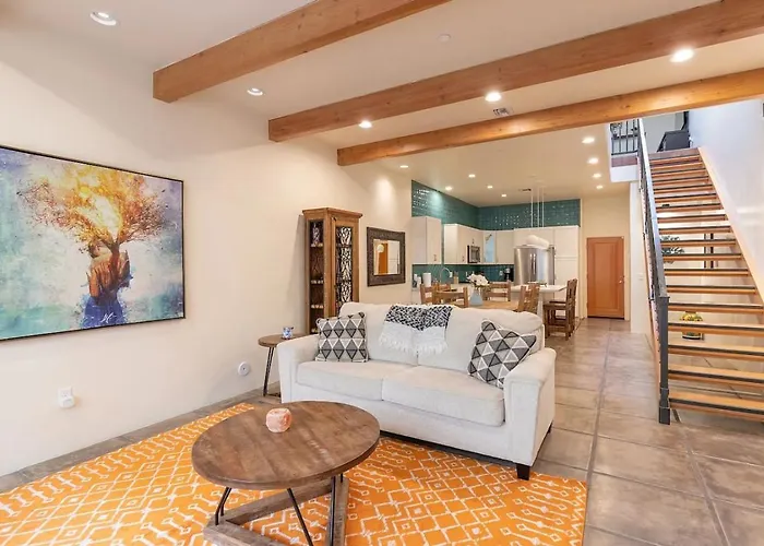 Mercado San Agustin, 2 Bedroom 2.5 Ba, Patio, Garage Holiday home