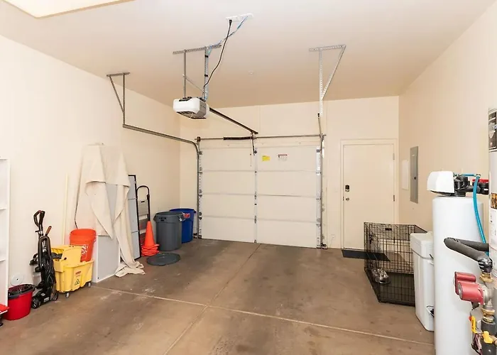Mercado San Agustin, 2 Bedroom 2.5 Ba, Patio, Garage * Tucson